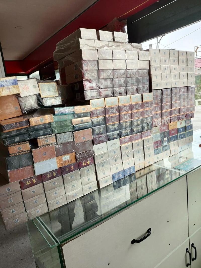 香烟批发商是指在香烟行业中专门从事香烟采购、储存、销售业务的商家。他们通常具有以下特点